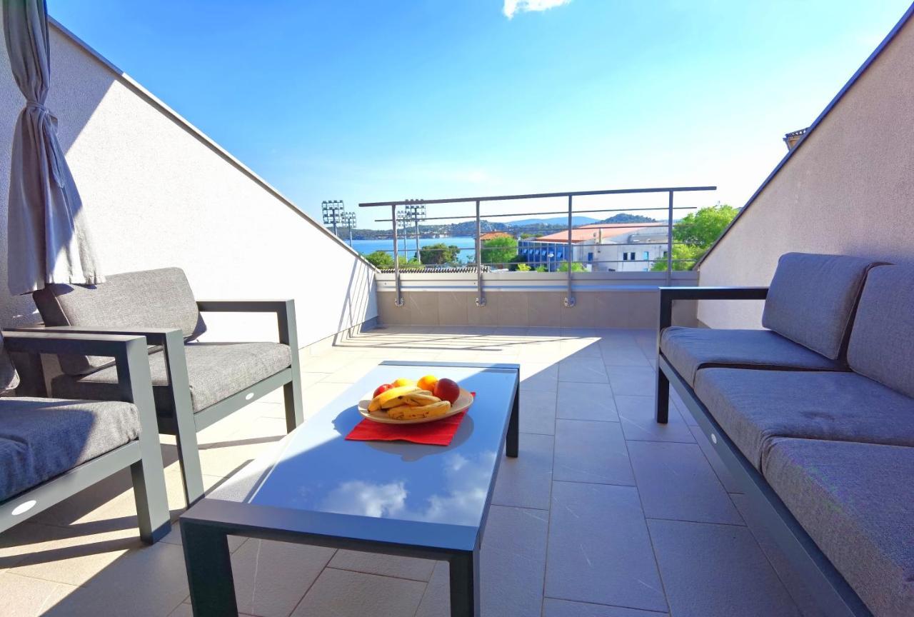 Apartments Ella ชิเบนิก ภายนอก รูปภาพ