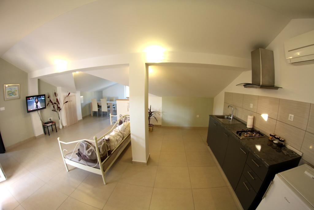 Apartments Ella ชิเบนิก ห้อง รูปภาพ